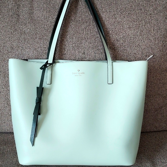 kate spade Handbags - Kate Spade Tote